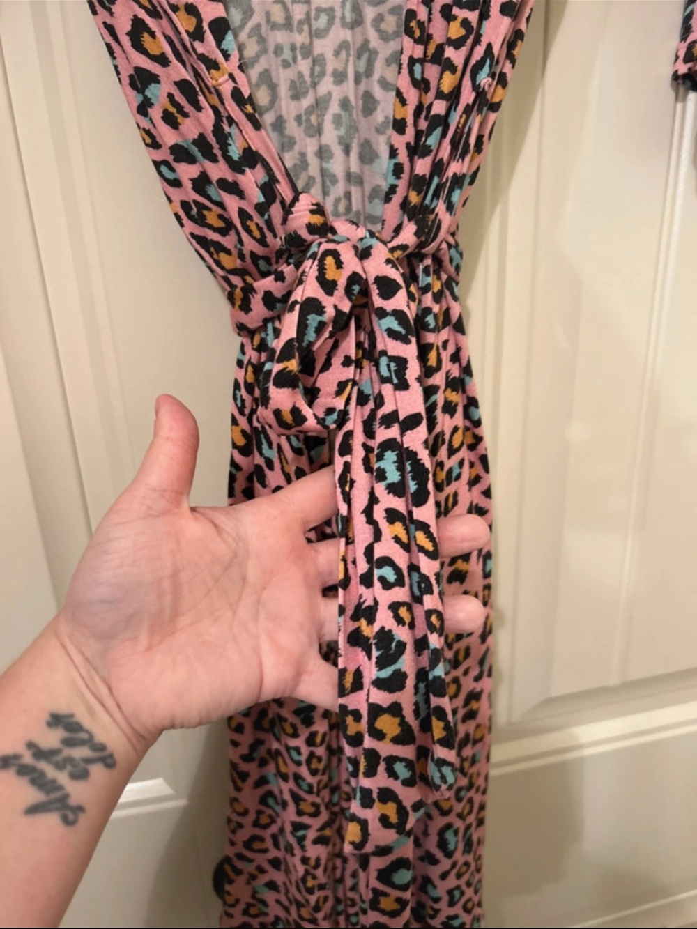 Pink Leopard Print Women's Robe - Picture 3 of 4